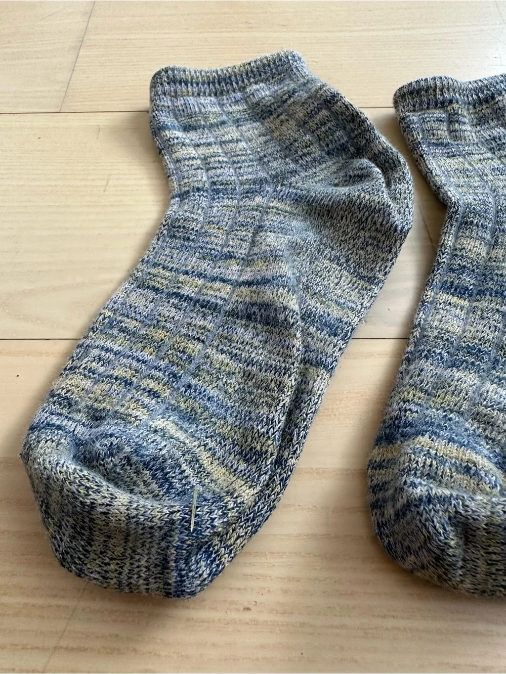 Women’s Gray and Yellow Ribbed Crew Socks